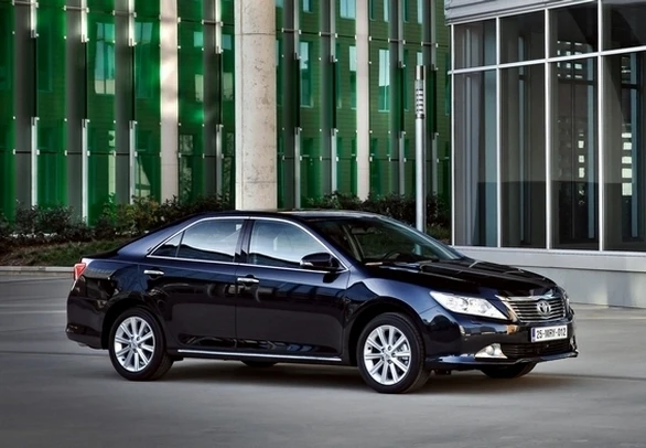 TOYOTA CAMRY HYBRID 2013 PROBLEMAS