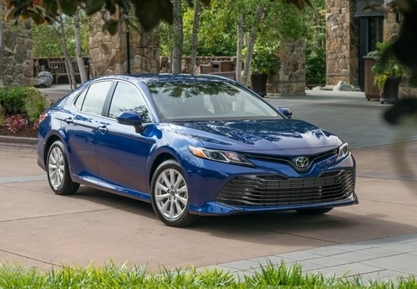 TOYOTA CAMRY HYBRID 2018 PROBLEMAS