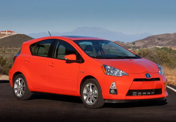 TOYOTA PRIUS C 2013 PROBLEMAS