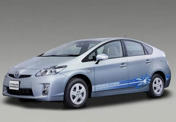 TOYOTA PRIUS PLUG-IN HYBRID 2010 PROBLEMAS
