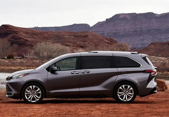 TOYOTA SIENNA HYBRID 2022 PROBLEMAS